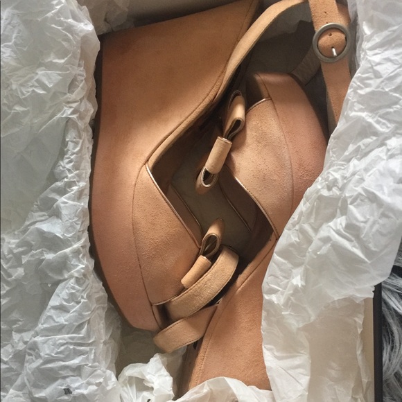 Marc Jacobs Suede Daisy Platform Wedges - Picture 5 of 8